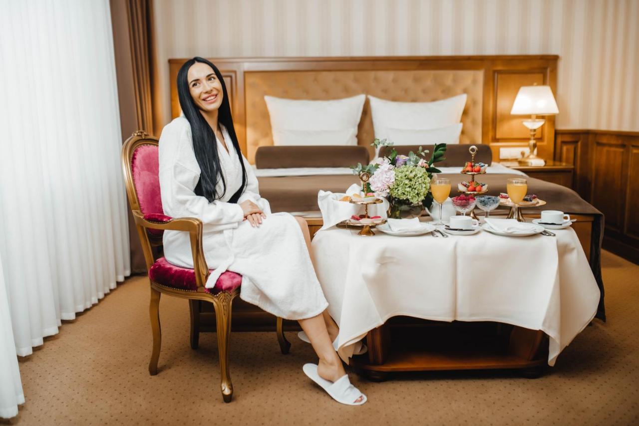 Nadiya Hotel Ιβανό-Φρανκίβσκ Εξωτερικό φωτογραφία