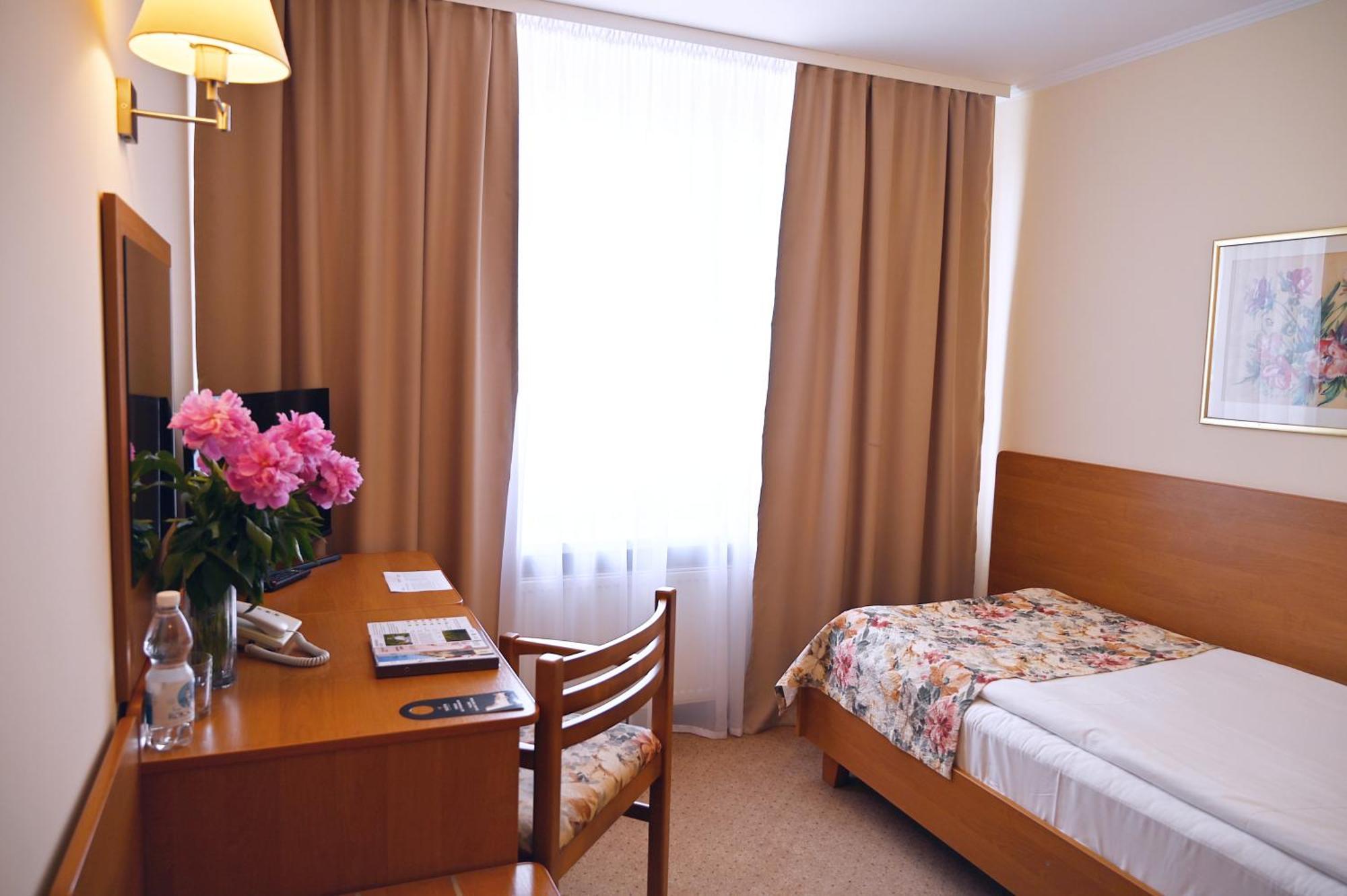 Nadiya Hotel Ιβανό-Φρανκίβσκ Εξωτερικό φωτογραφία