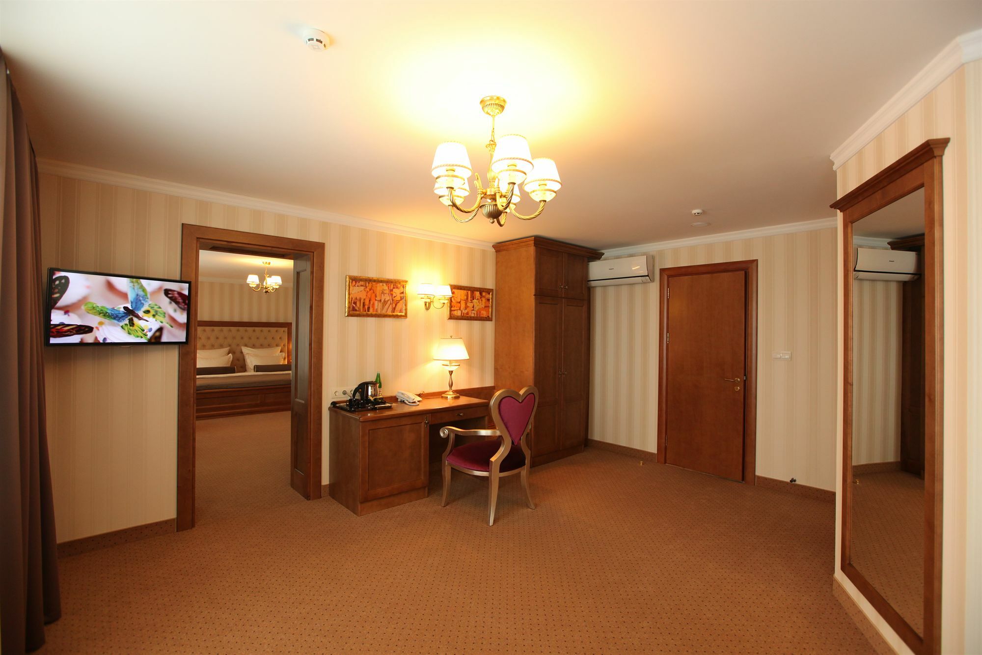Nadiya Hotel Ιβανό-Φρανκίβσκ Εξωτερικό φωτογραφία